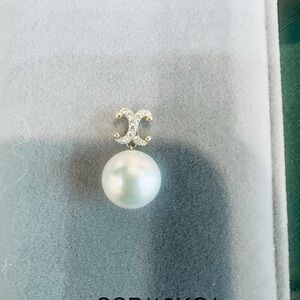 Authentic South sea pearl pendant in 18KG